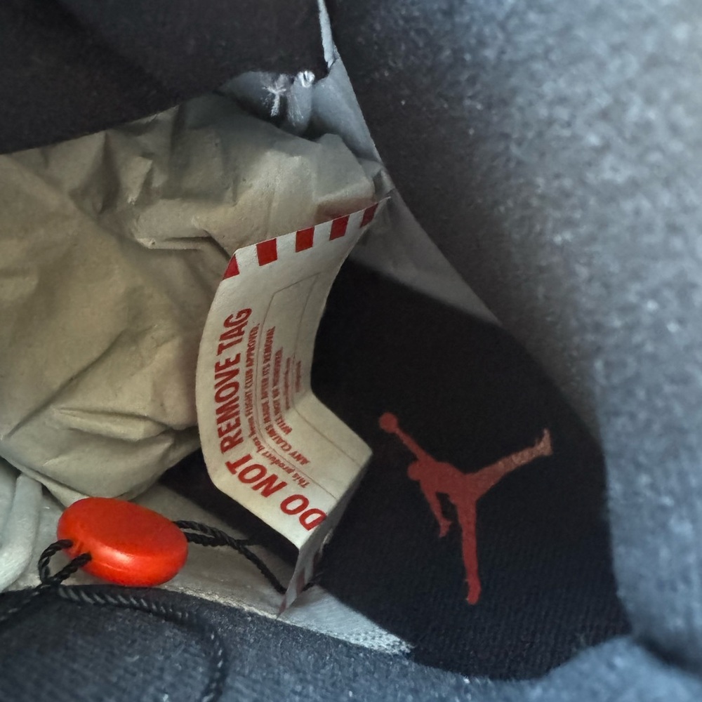 Air Jordan 13 Retro Black/University Red and White Mens 9.5 NIB - Picture 11 of 11